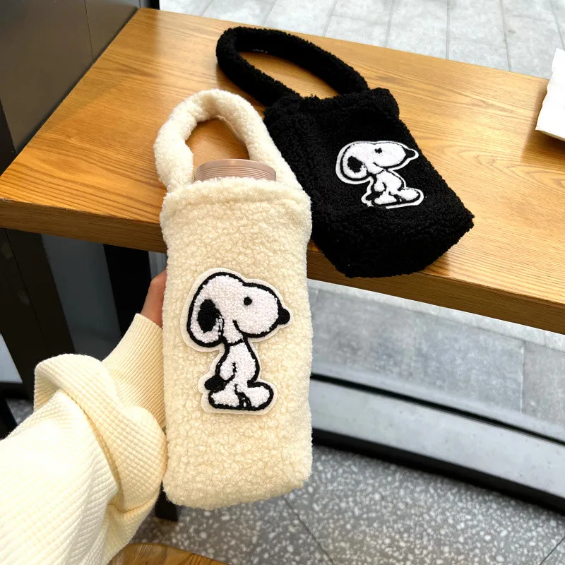 

Kawaii Snoopy Cute Cartoon Characters Portable Plush Plush Water Cup Bag Protective Sleeve of Insulation Cup Kid Birthday Gifts