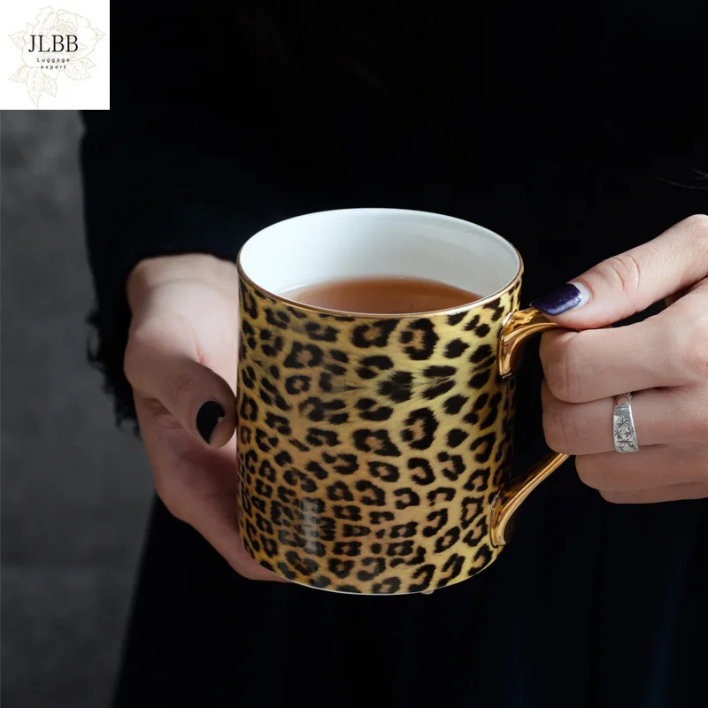 

Леопардовая кружка из костяного фарфора с ложкой, фарфоровая чашка для чая, молока, воды, кофе, Новая Домашняя посуда для напитков, стильная ...