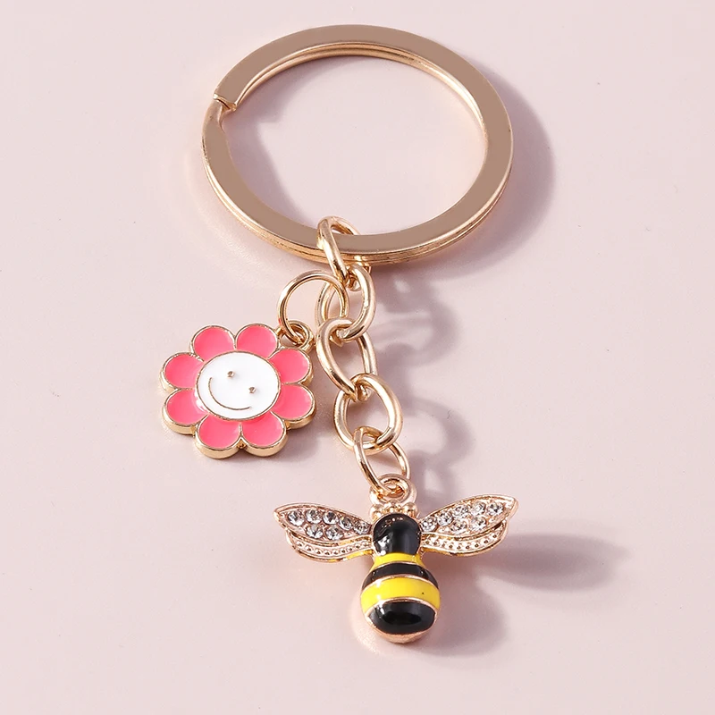 

Cute Animal Bee Keychains Enamel Sunflower Pendants Keyrings Souvenir Gifts for Women Men Handbag Hanging Key Chains Accessories