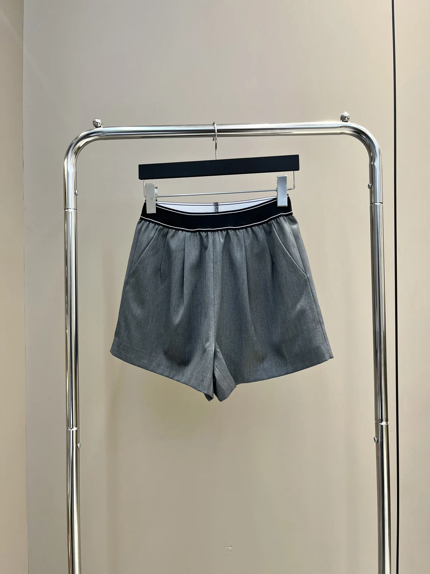 

Spring and summer new yarn-dyed with waist letter decoration high waist wide leg small shorts713