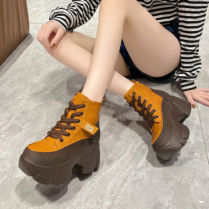 Женские кроссовки на танкетке винтажные повседневные кожаные туфли платформе и