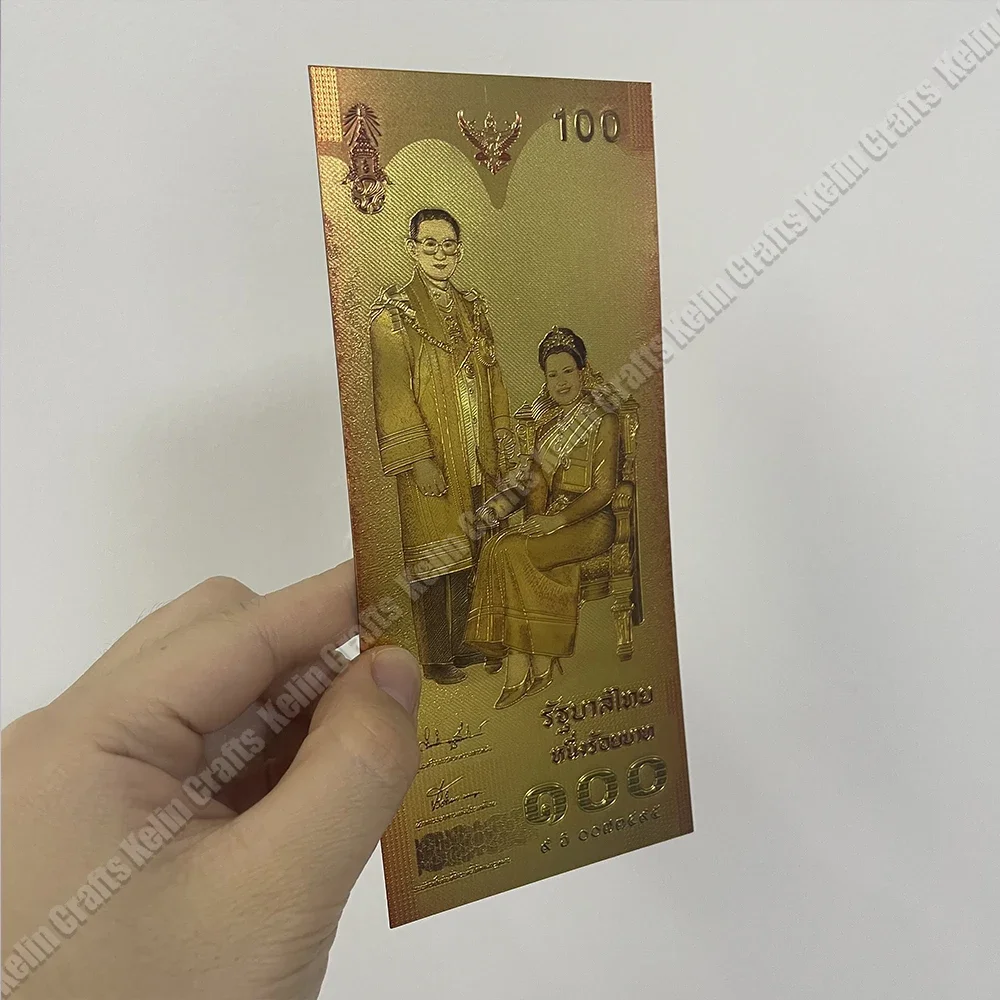 Красивые банкноты из 100% тайского золота на 72-й день рождения королевы Sirikit для