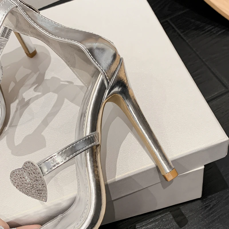 Kcenid летние пикантные сандалии на высоком каблуке с острым носком Модные