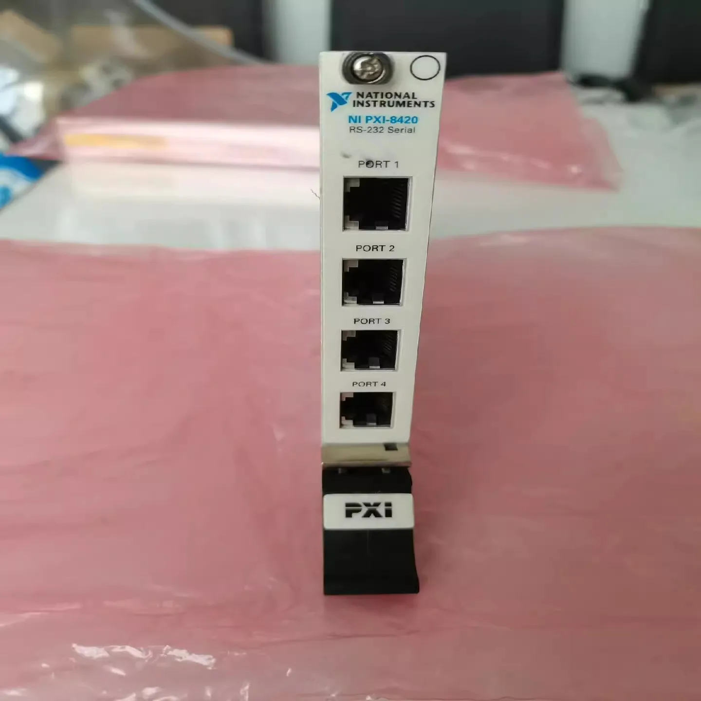 Американский модуль управления последовательным прибором NI PXI-8430/2 PXI-8431/8432/4/8433/4