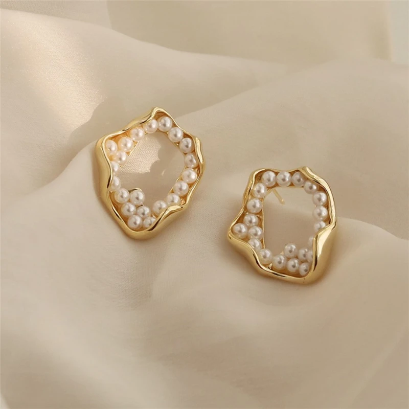 

Elegant Irregular Geometry Pearl Earrings Korean Trend Big Gold Stud Earrings Jewelry Charming Party Accessories