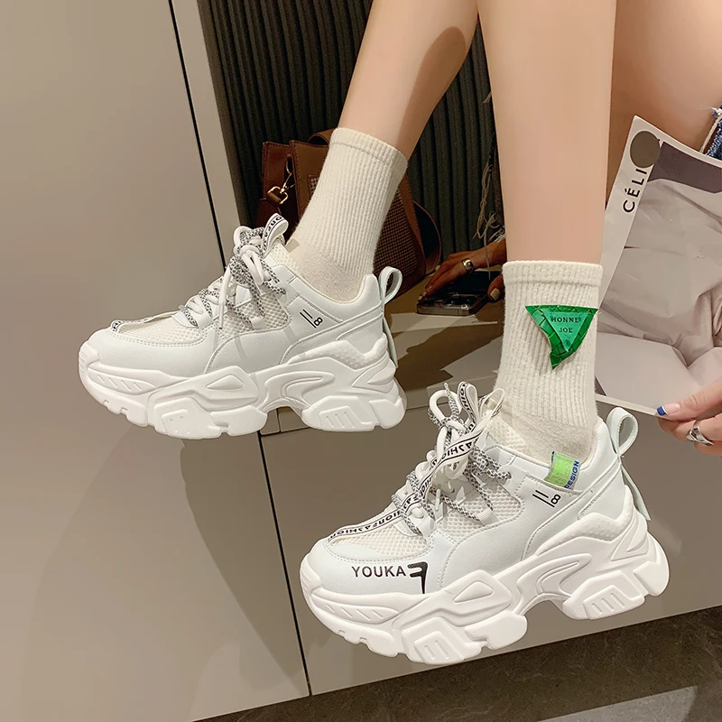 Женские кроссовки на платформе дышащие толстой подошве увеличивающие рост
