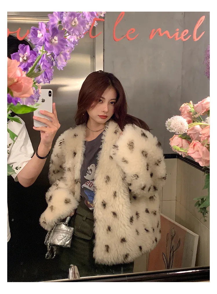 Lamb fur and fur integrated grain V-neck thickened coat for women