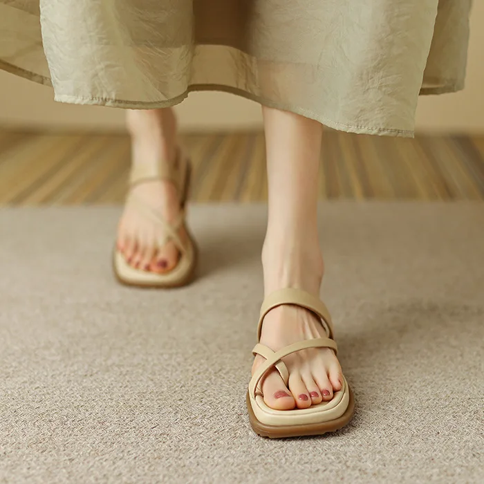 

MHYTY Flat slippers female summer wear 2023 new French style cross strap toe Roman sandals