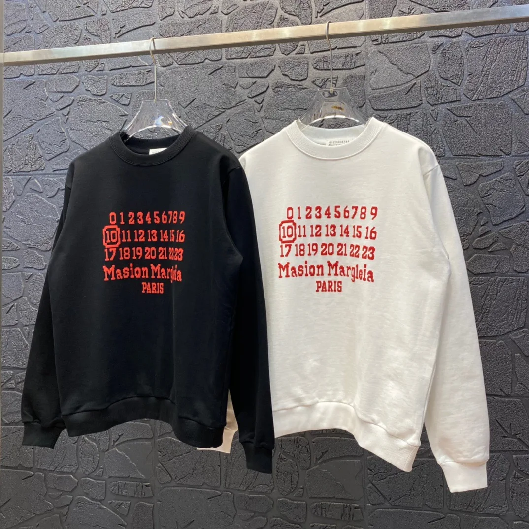 

Margiela style new letters Margiela round neck sweatshirt men and women couples with the same spring and fall loose sweatshirt