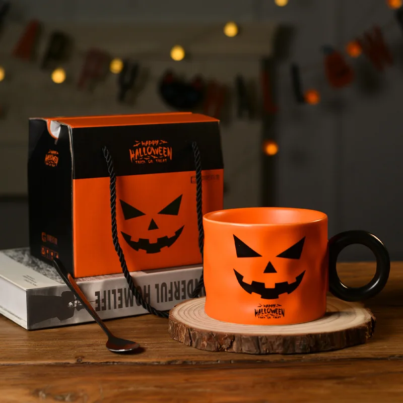 

Керамические кружки YUCHI в виде призрака