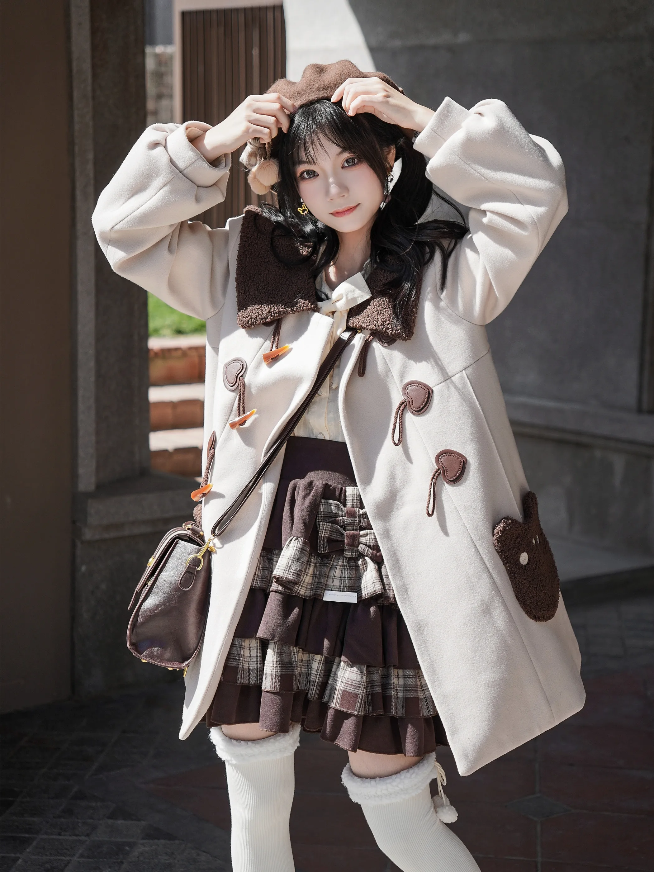 Женское пальто на пуговицах из коровьего рога осенне-зимняя универсальная