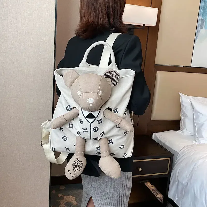 Рисунок 2 - Модный холщовый рюкзак с куклой-медведем
