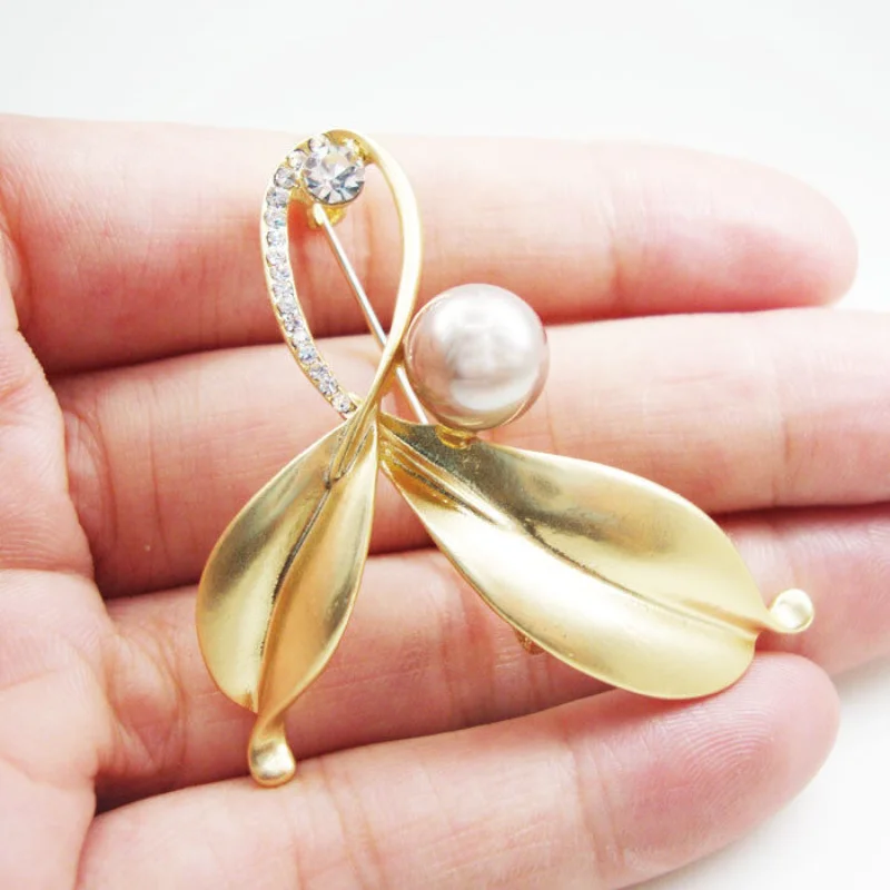 

Decorative Brooch Luxurious Gold Tone Pearl Bow-knot Flower Brooch Pin Rhinestone Crystal Woman Party Wedding Accessories Gifts
