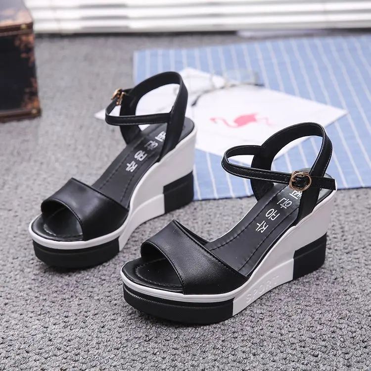 

2022 Summer New Ladies Pu Thick-soled Sandals Casual Style Low-bottom Wedge Heel Shallow Mouth Solid Color 35-40 Word Buckle