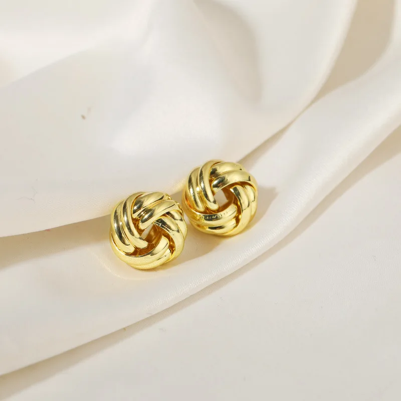 

Женские Геометрические серьги-гвоздики, простые серьги золотого цвета с узелком и шариком, модные рождественские аксессуары, 2022