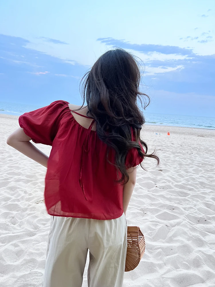 Весна-лето 2024 красные ретро топы для отпуска с пышными рукавами белые Волшебные