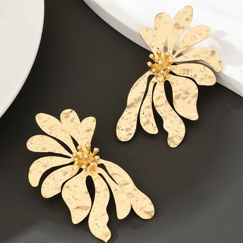 Металлические серьги-гвоздики