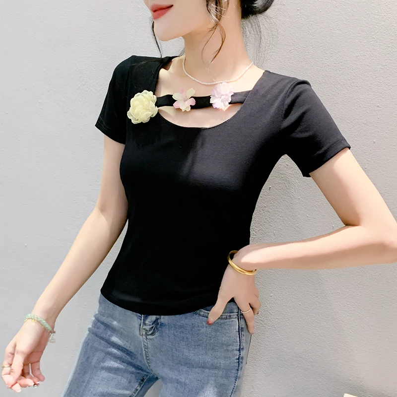 Женская хлопковая футболка с коротким рукавом круглым вырезом и объемными