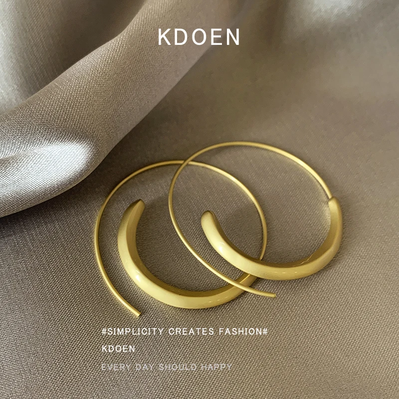 Матовые серьги в стиле ретро для женщин новинка 2023 популярные и минималистичные