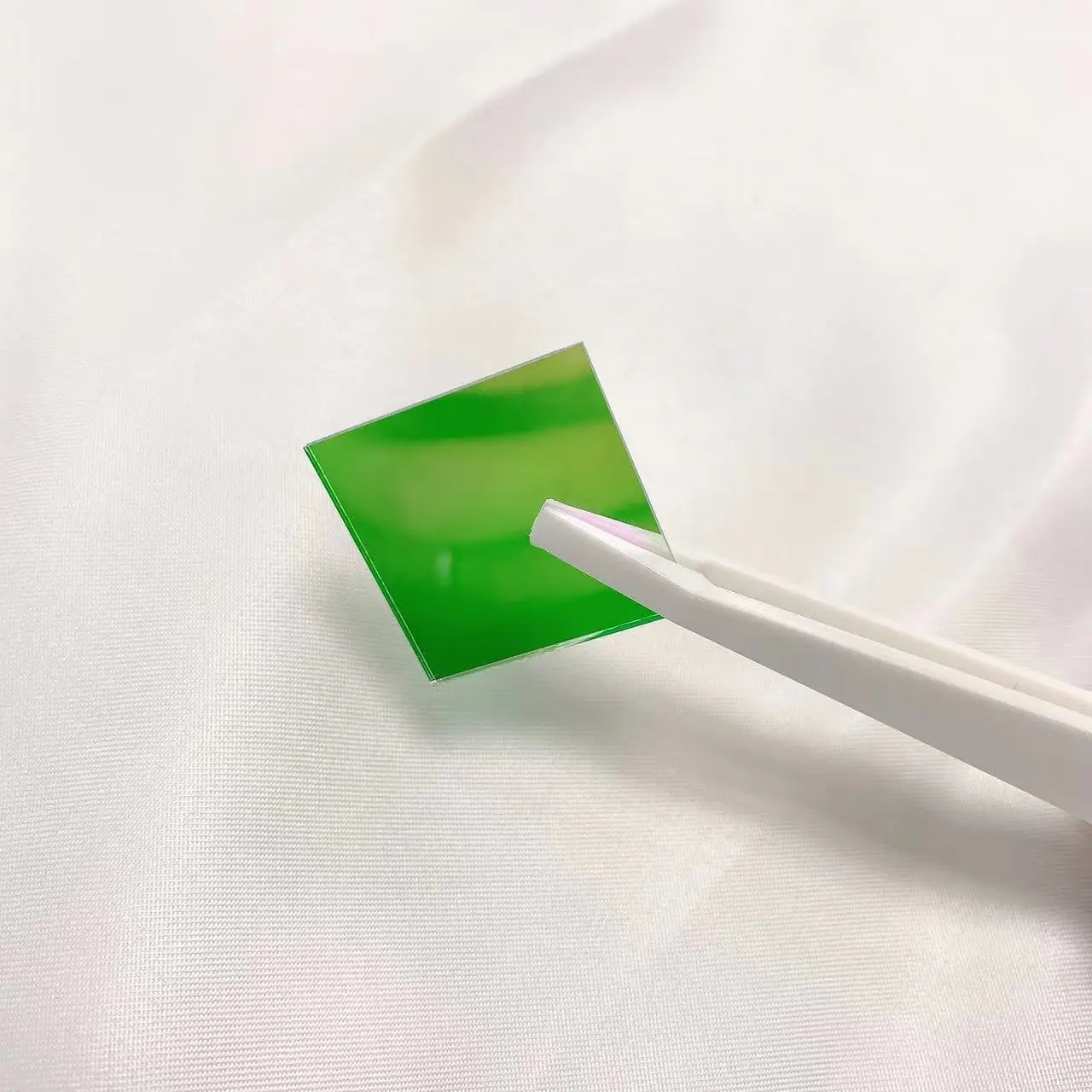 

25x25mm Square 585nm Narrow Band Pass Filter Glass For Fluorescent PCR Detection NP585