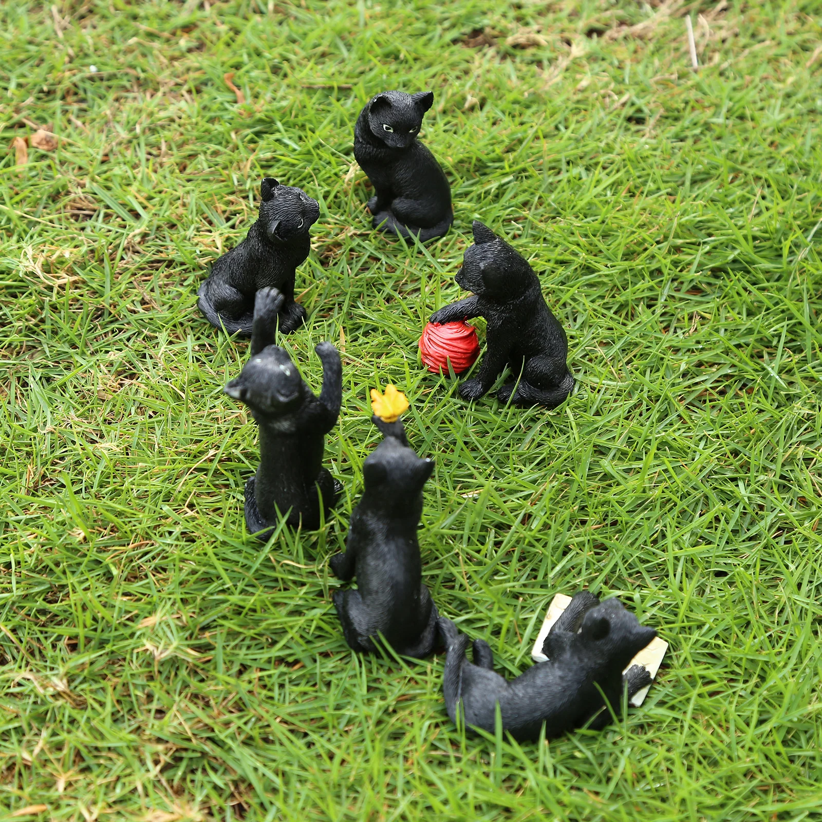 

6Pcs Creative Cat Statue Garden Scare Cats Stake Deterrent with Reflective Eyes for Outdoor Yard Garden Decoration