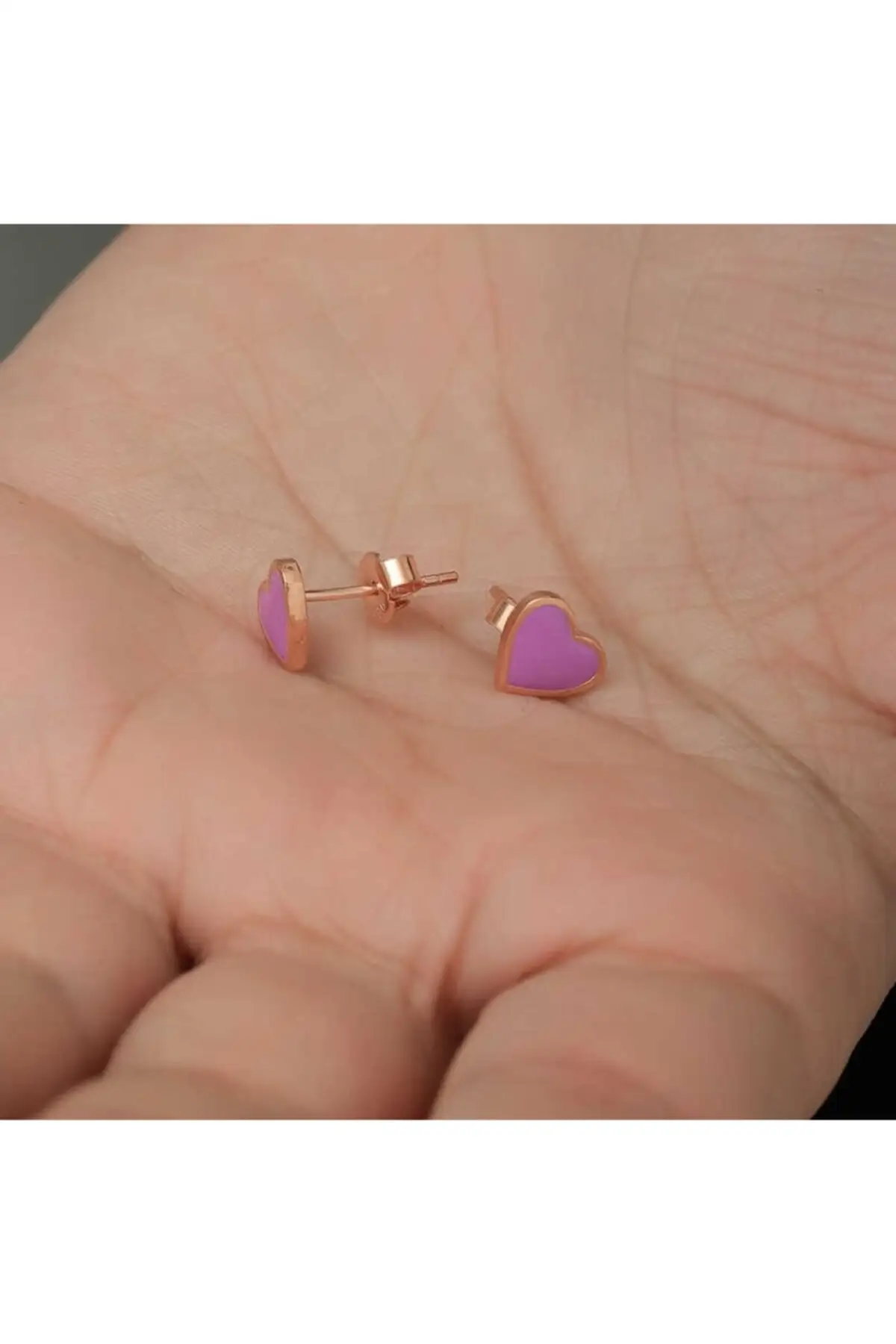 

Women's Silver Phosphorescent Lilac Heart Earrings