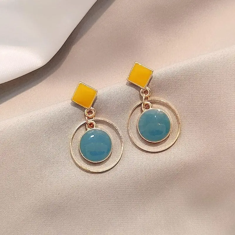 

Vintage Stud Earrings Geometry Circle For Women Girls Metal Chain Jewelry Ladies Fashion Classic Gift Wedding Party