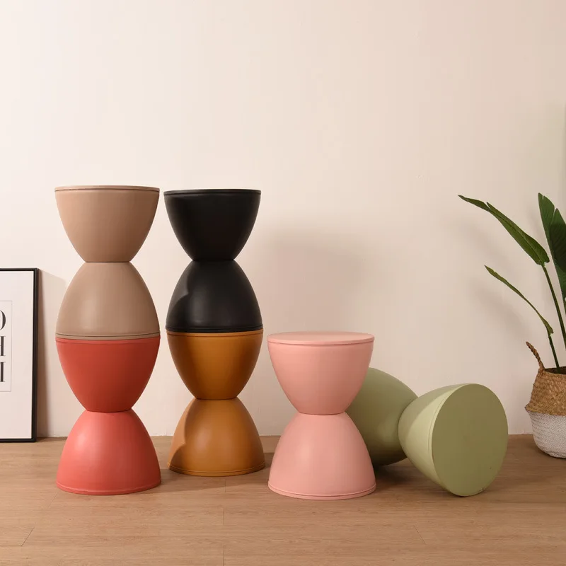 

Прикроватный столик пластмассовый, 43 см, с песочными часами