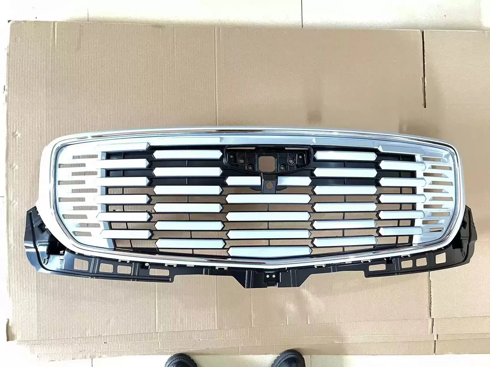 

Car Front Bumper Grille Mask Radiator Grille Racing Grills for Geely Tugella L Mangaro