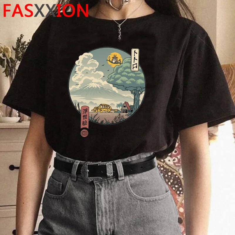 

Женская футболка с забавным принтом в стиле аниме