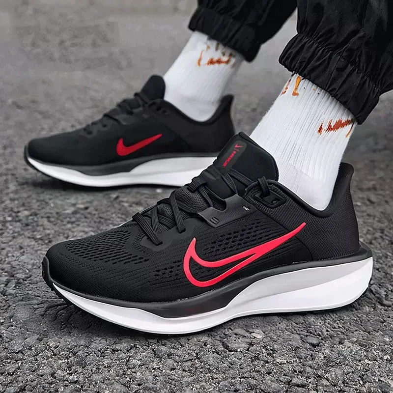 Фото Мужские летние спортивные кроссовки Nike нового стиля - QEST 6 - черно-красные сетчатые дышащие кроссовки для бега - FD6033-011 №4