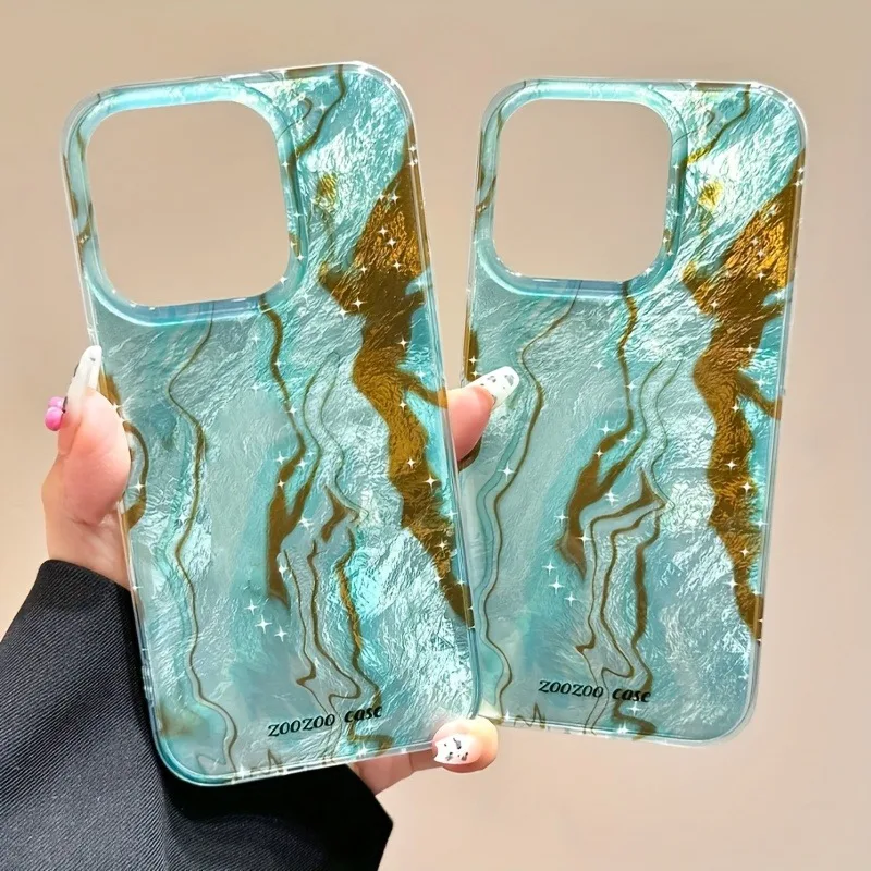 Чехол для телефона с вихревым узором сине-зеленый нерегулярным градиентом iPhone 16