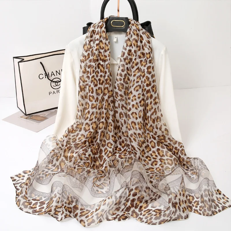 Новинка 2022 Роскошный шелковый шарф с леопардовым принтом популярная в Европе и