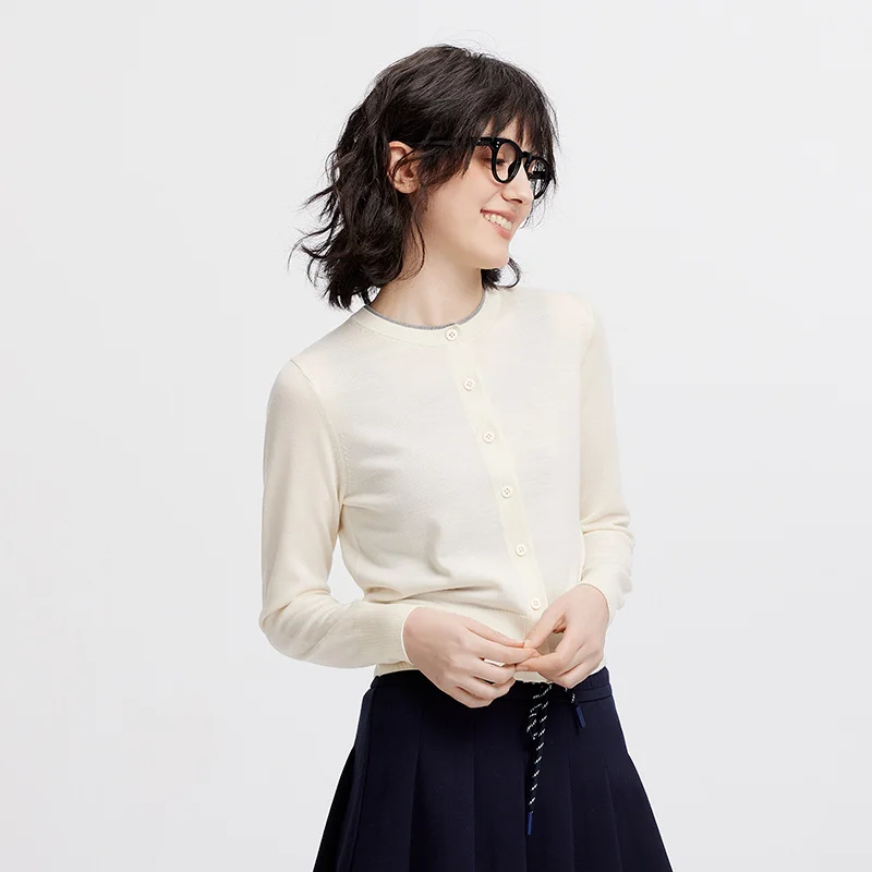 Фото Женский кардиган Semir, короткий, с контрастным круглым вырезом, имитация двухслойности, из мягкой шерстяной смеси, элегантный, осенний трикотаж, на каждый день, 2026 №5