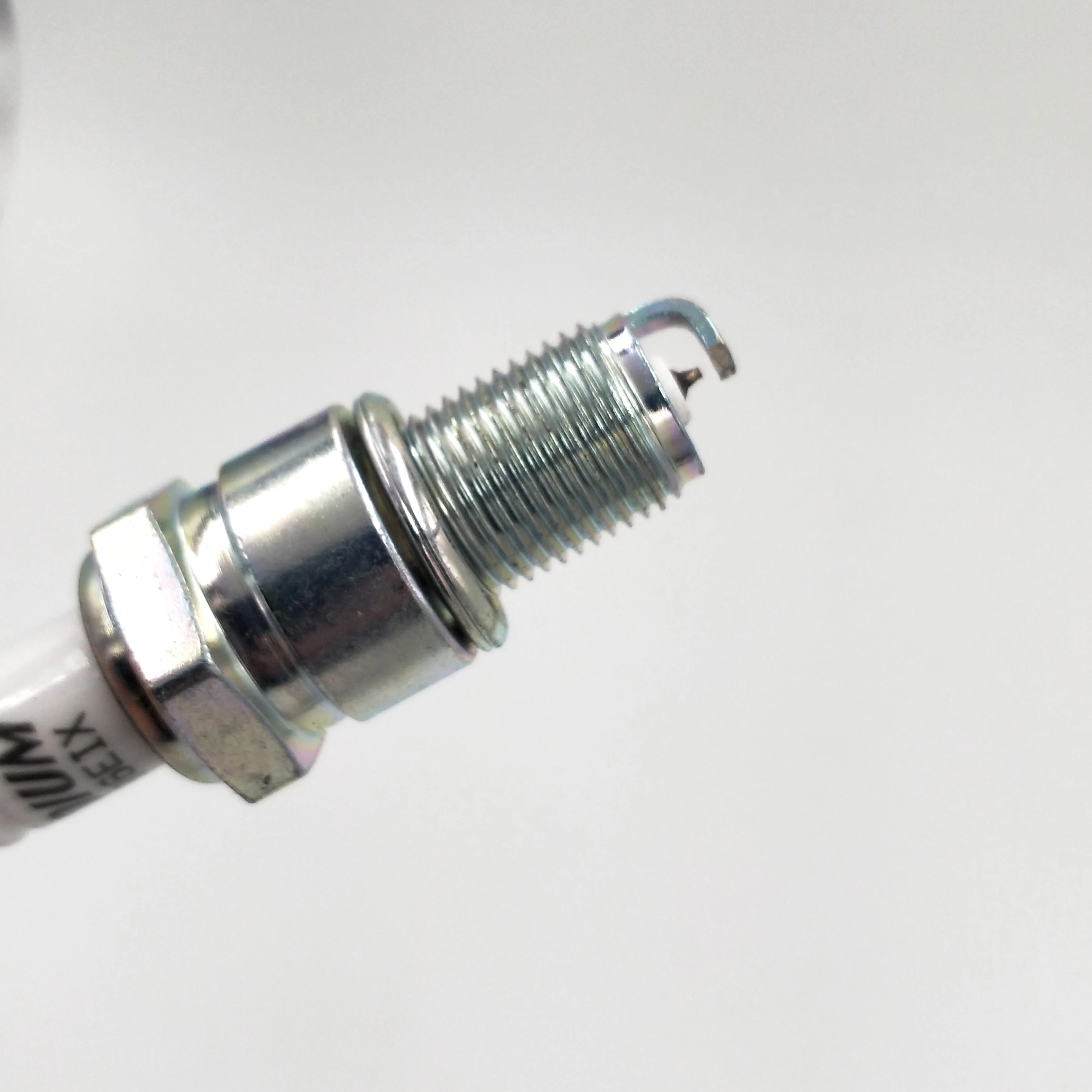 4 шт./лот иридиевые силовые свечи зажигания BPR6EIX 6637 высокое качество