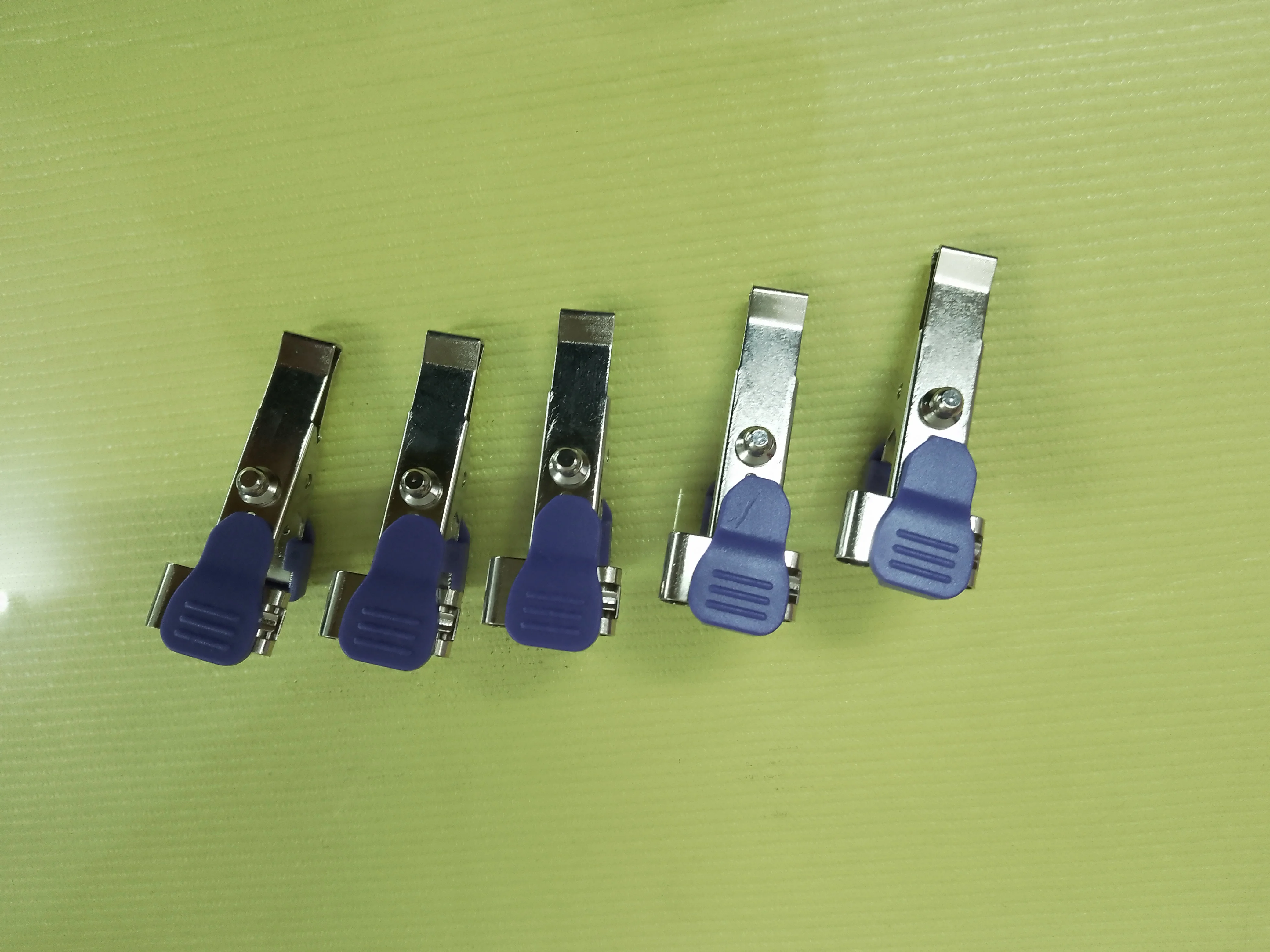 Совместим с ЭКГ-аксессуарами для животных, штекером 3,0 мм Din или 3,5-дюймовым (4 мм) бананом, 0,156 защелками, 1 коробка = 5 штук