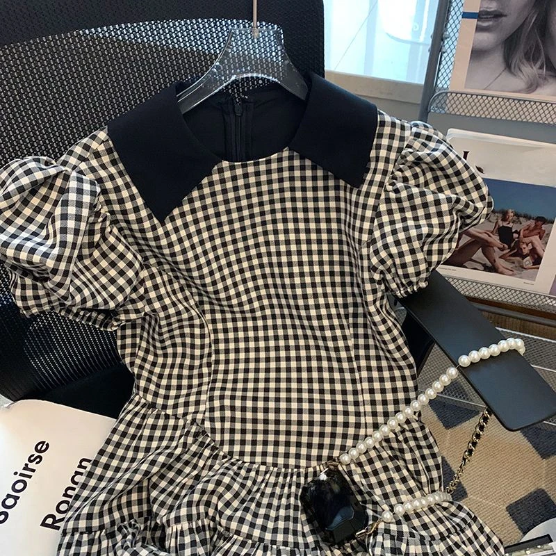 Платье женское клетчатое с оборками коротким рукавом-фонариком в винтажном