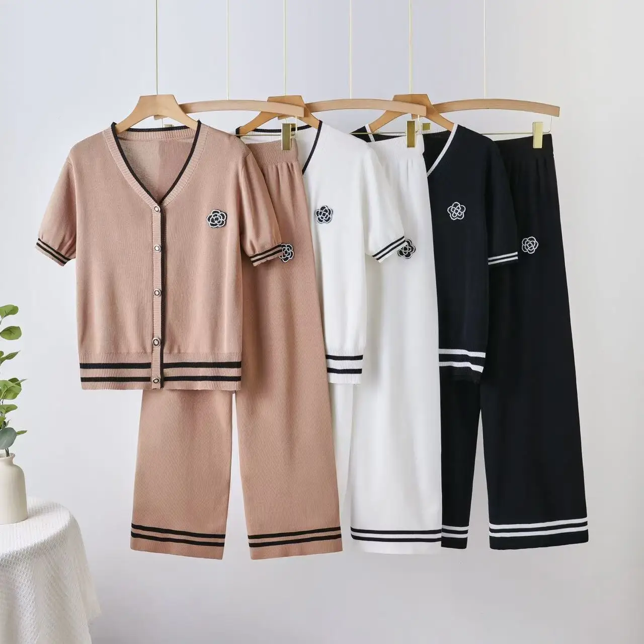 Женский трикотаж с коротким рукавом и бисером футболки Conjunto корейский цветочный