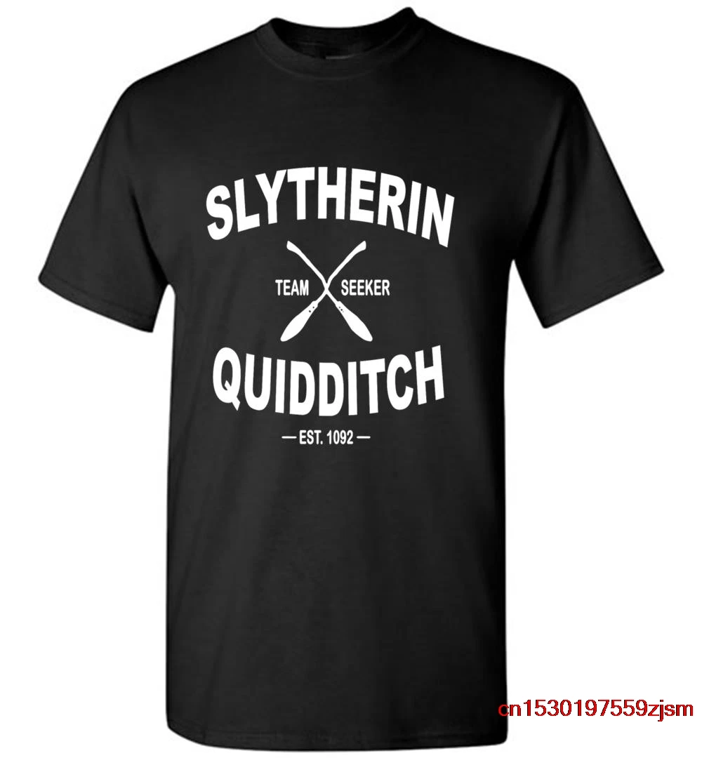 Slytherin team seeker quidditch est 1092 Мужская футболка |