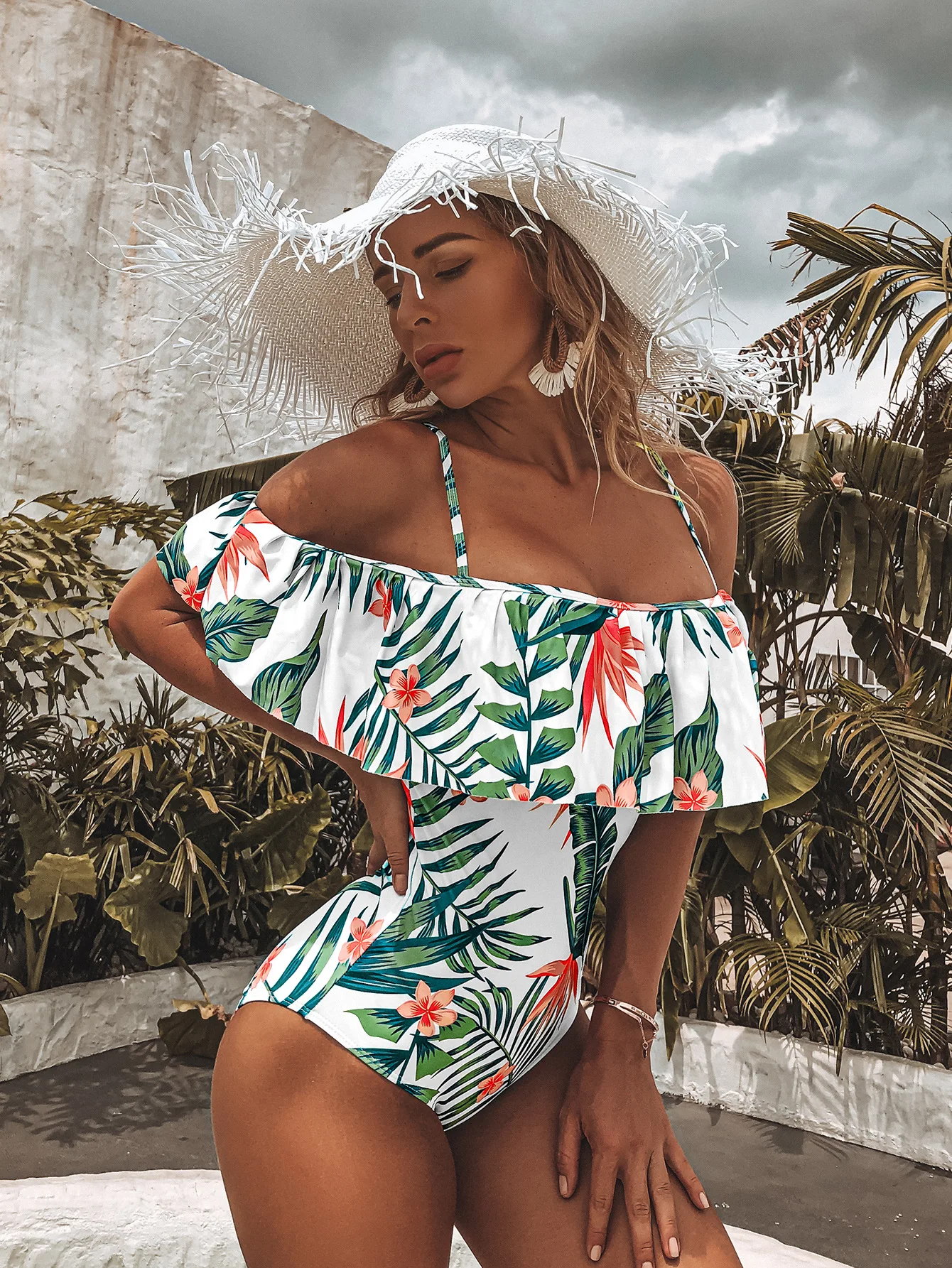 

Woman Plus size Swimsuit 2021 One Piece Floral Bathing Suit for Women Big Leaf Beach Swimming Vintage Bather Female Swimwear