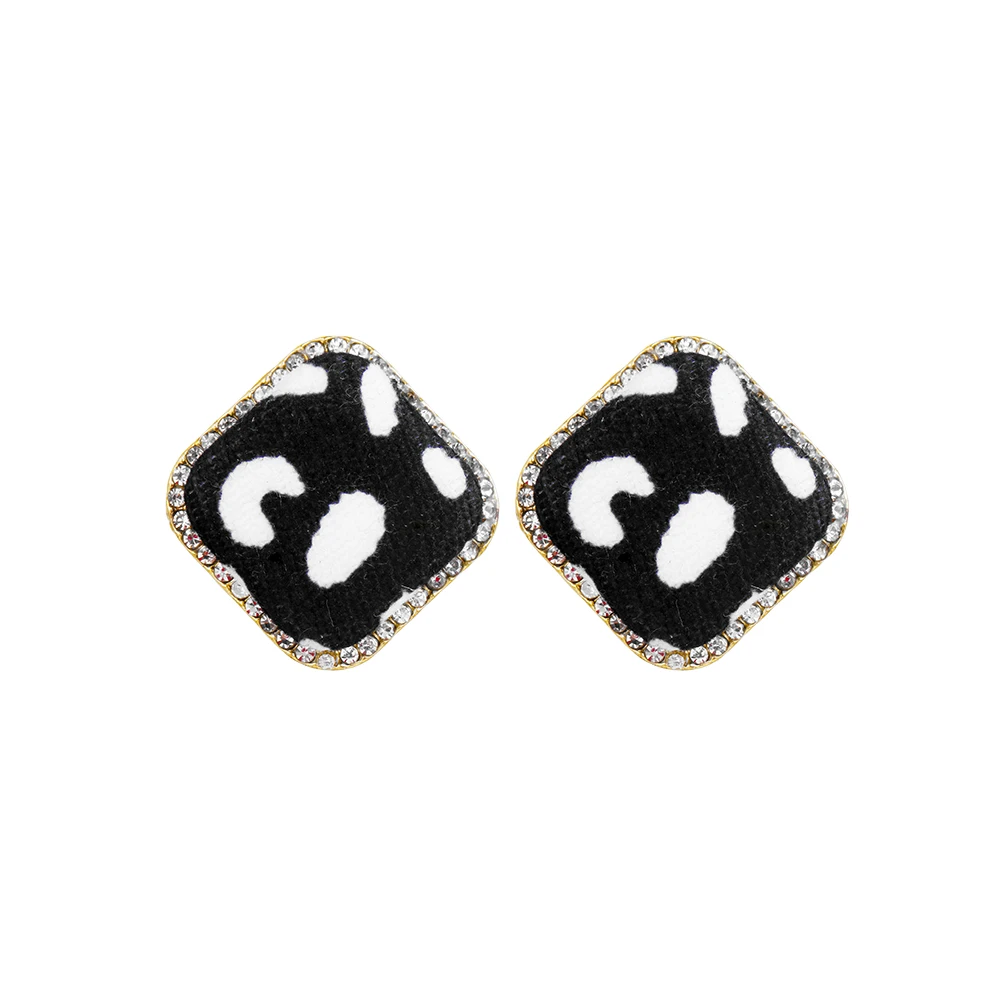 

Bettyue New Fashion Statement Classical Geometry Shape Earring With Tiny Zirconia Punk Style For Female Exquisite Jewelry
