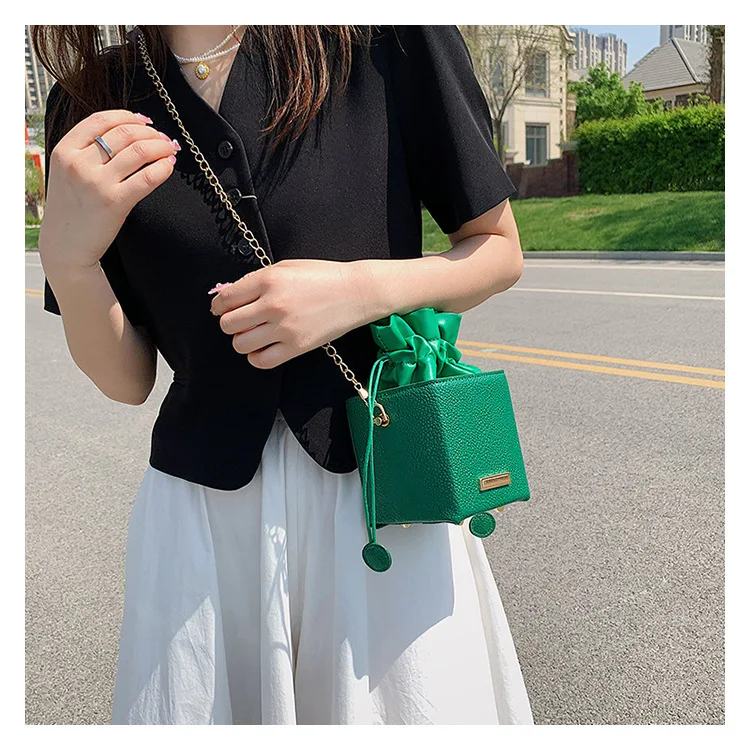 Маленькая сумка-мессенджер для женщин женская сумка на плечо модные трендовые