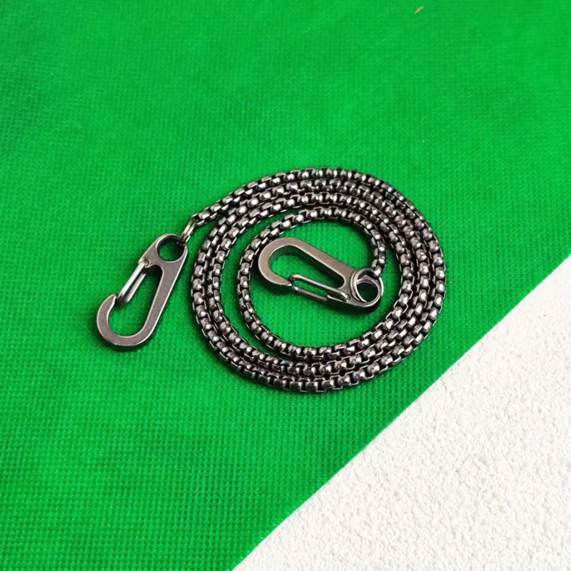 Цепочка для кошелька с титановым карабином