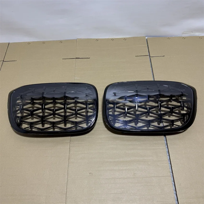 2 шт., сменная решетка в серебристо-черном ромбовидном стиле для BMW X3 X4 G01 G02 G08 2017-2021, комплекты решеток переднего бампера автомобиля