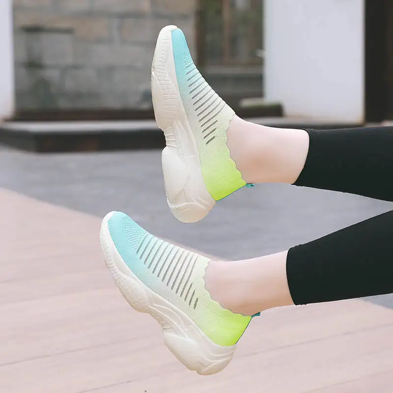 

Withoutlace Light Green Sneakers Designer Luxury 2021 Basket Sport Luxo Running Sneakers Woman Fashionable Sports Shoes Tennis