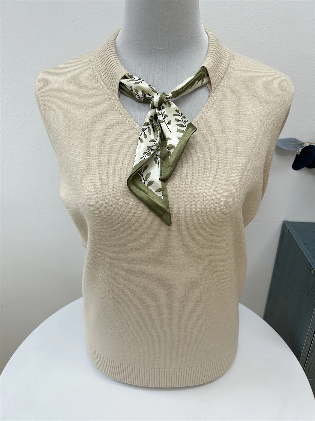 Осенняя одежда для мам среднего возраста. Элегантная трикотажная маленькая