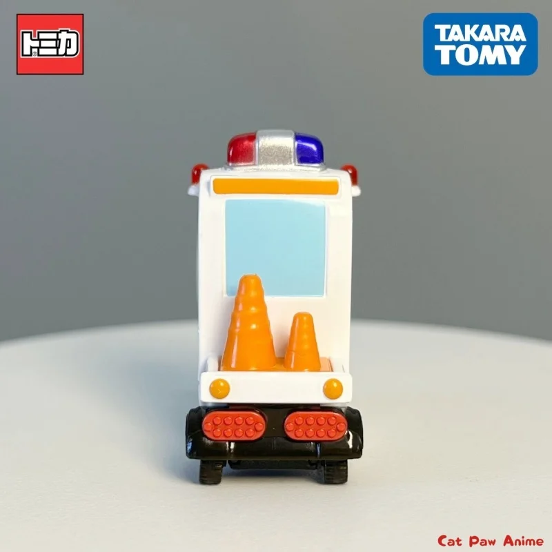 Фото TAKARA TOMY Zootopia 2, мини-полицейский автомобиль Джуди, игрушечная модель из сплава, серия Disney SP, игровой автомобиль, Коллекционная модель автомобиля №3