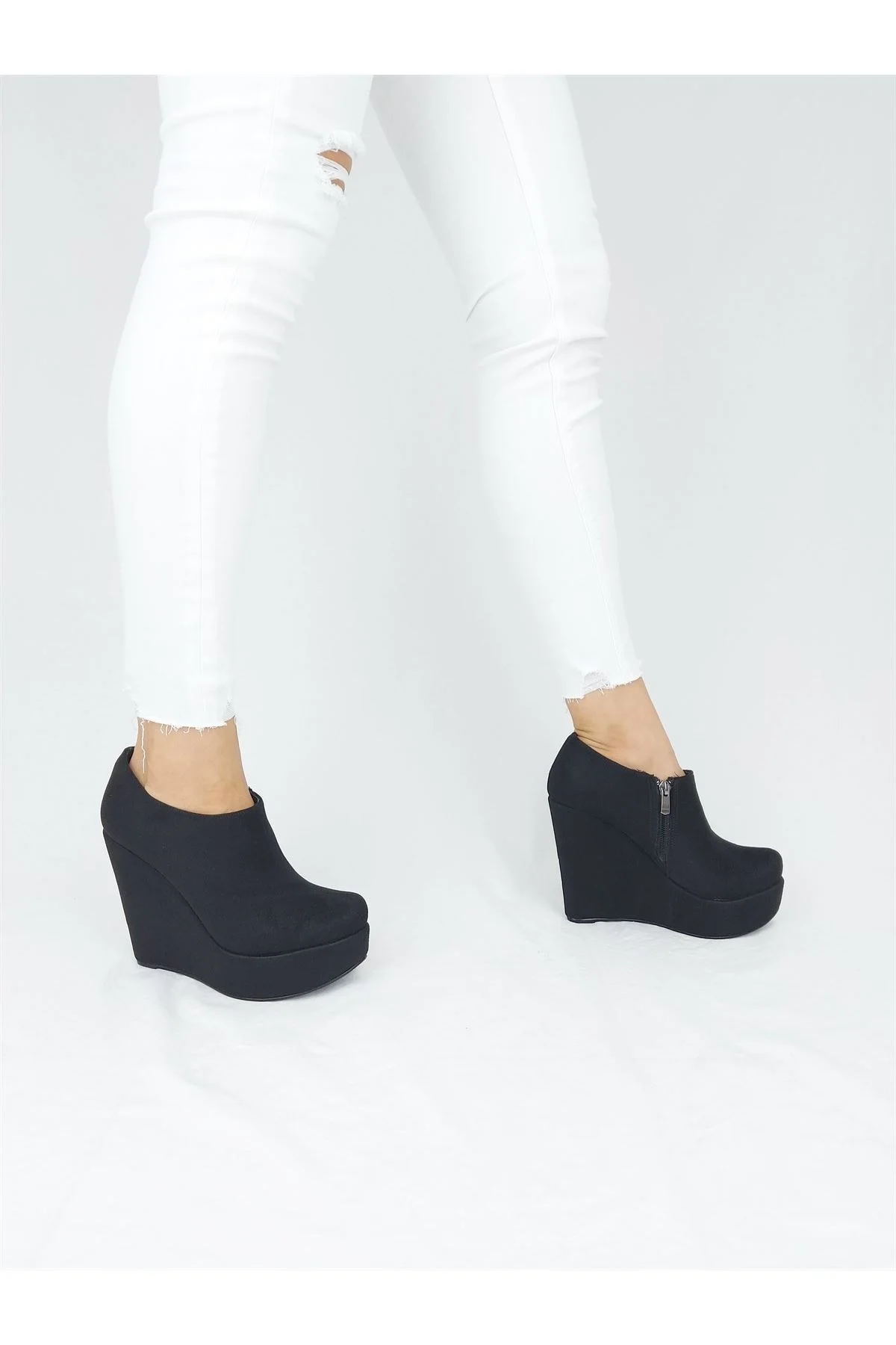 

Abaco Black Suede Filling High-Heeled Boots