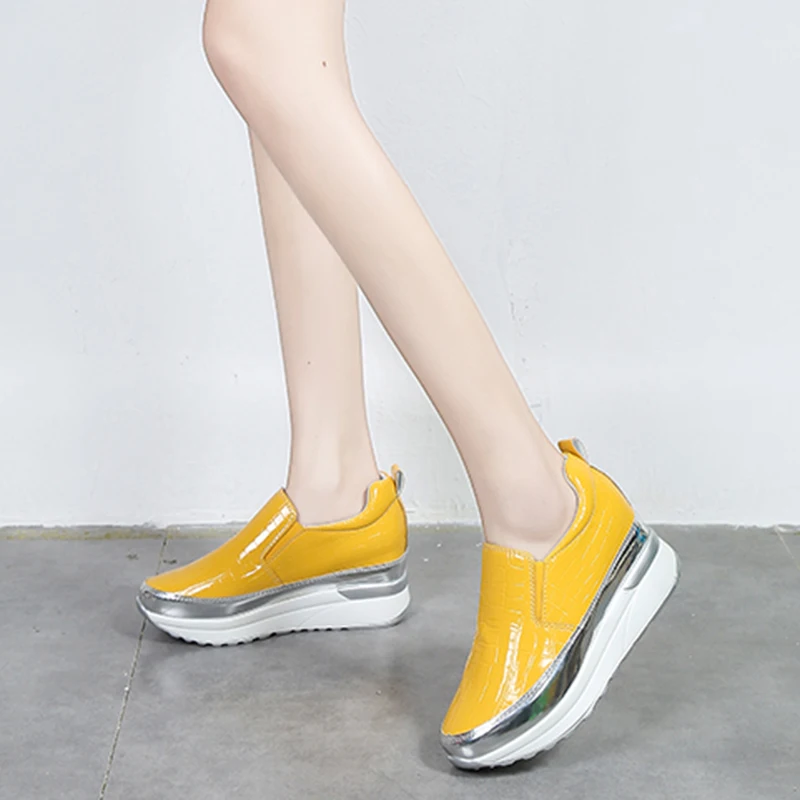 

Solid Color Crocodile Pattern Sneakers Women Plus Size Platform Slip-on Loafers Casual Heighten Shoes Walking Vulcanized Shoes