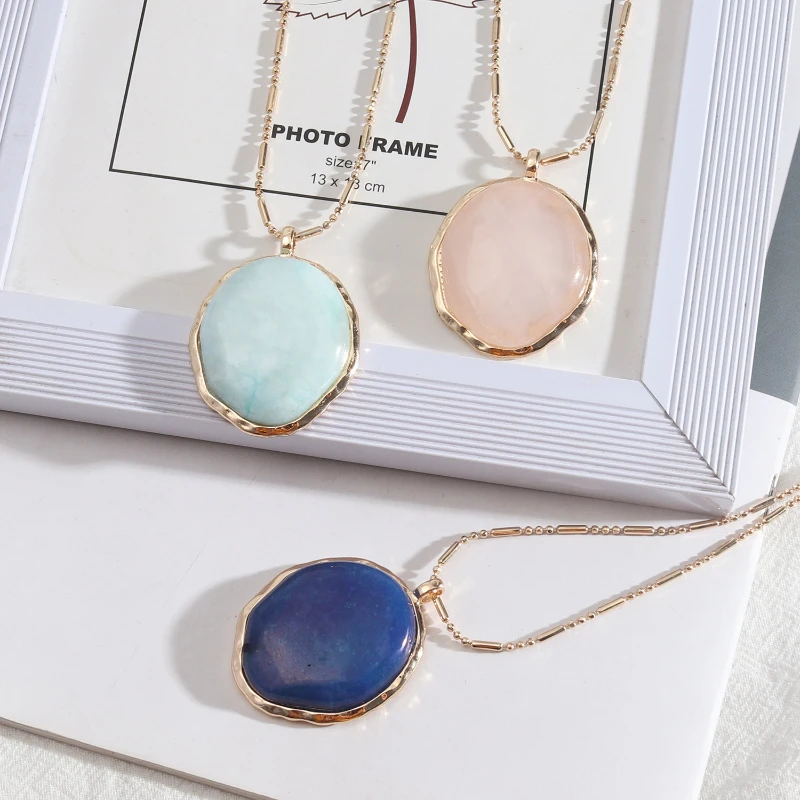 

Natural Gems Gold-plated Edge Pendant Necklace for Women and Men Temperamental Healing Energy Necklace Fashion Jewelry Gift